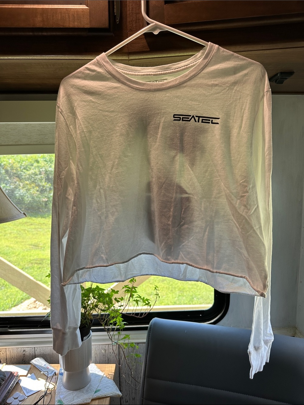 Seatel - Women's White Long-Sleeve Crop Top size L